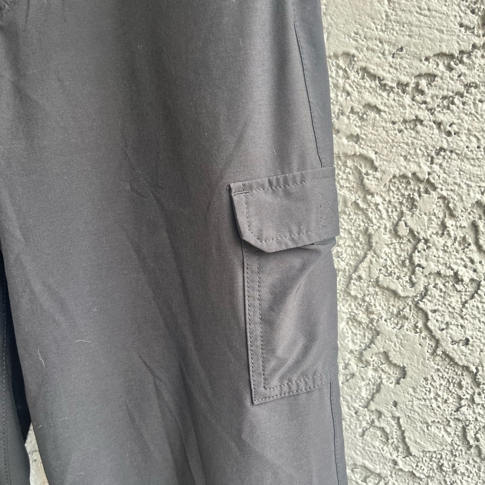 EDDIE BAUER Black Polyester/Elastic Waistband Cargo Pants Bootcut Women’s 8 - Picture 9 of 10
